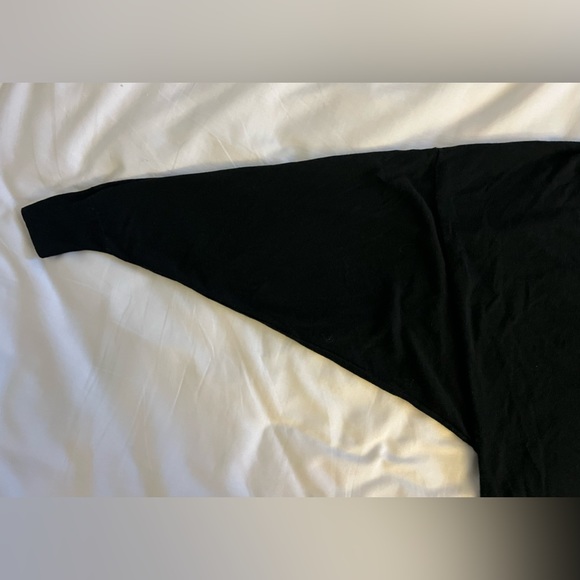 CABI Union V-Neck lightweight knit sweater , Small - Picture 3 of 8